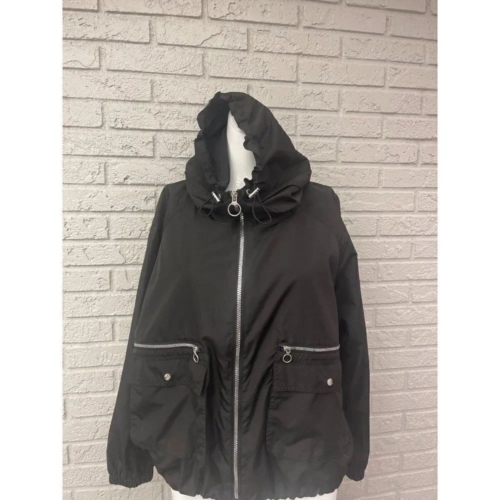 Zara Basic Black Water Resistance Long Sleeve Hoodie Size M